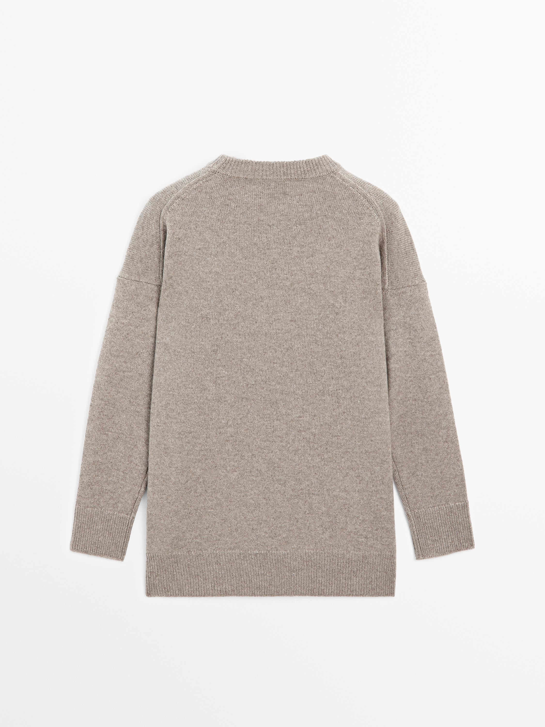 Oversize cashmere knit sweater